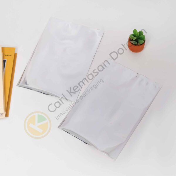 Center Seal Glossy Ukuran 140 x 220 mm - Image 3