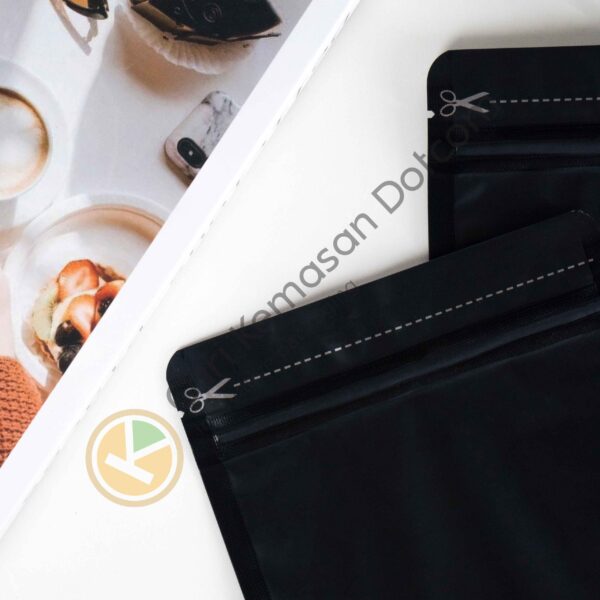 Flat Bottom Hitam Ukuran 130 x 200 x 70 mm - Image 3