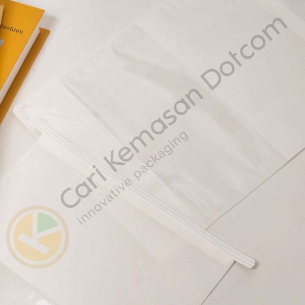 Kantong Roti + Tin Tie Putih Transparan Ukuran 220 x 270 x 110 mm - Image 4
