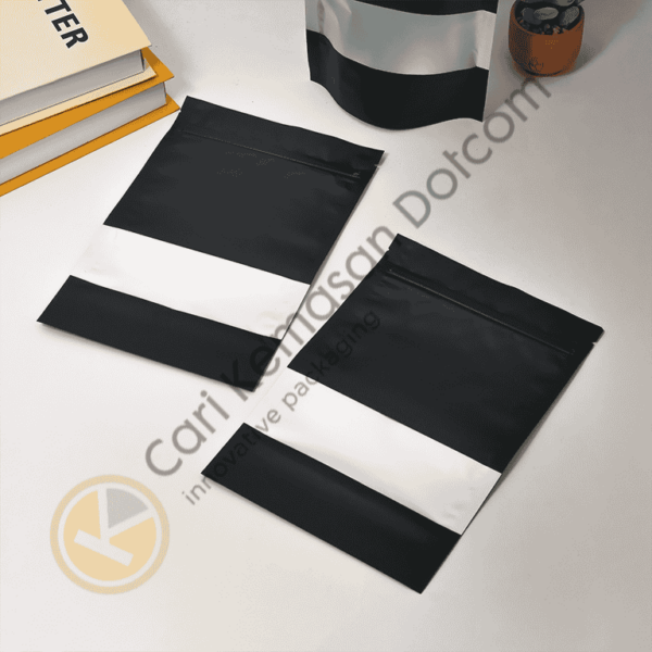 Standing Pouch Ziplock Window Hitam Ukuran 120 x 200 mm - Image 5