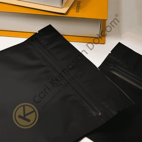 Standing Pouch Ziplock Window Hitam Ukuran 160 x 240 mm - Image 3