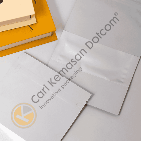 Standing Pouch Ziplock Window Putih Ukuran 160 x 240 mm - Image 3